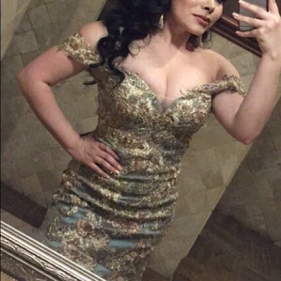 Excellent condition worn once for a couple hours - Picture 2 of 2